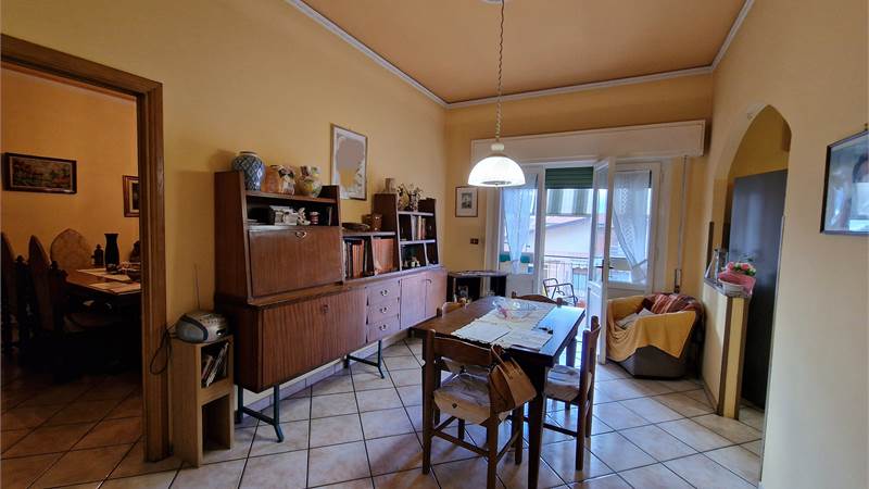 Quadrilocale ampio zona centrale